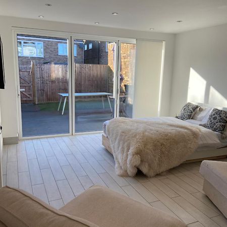 The Bay Apartment Edgware Bagian luar foto