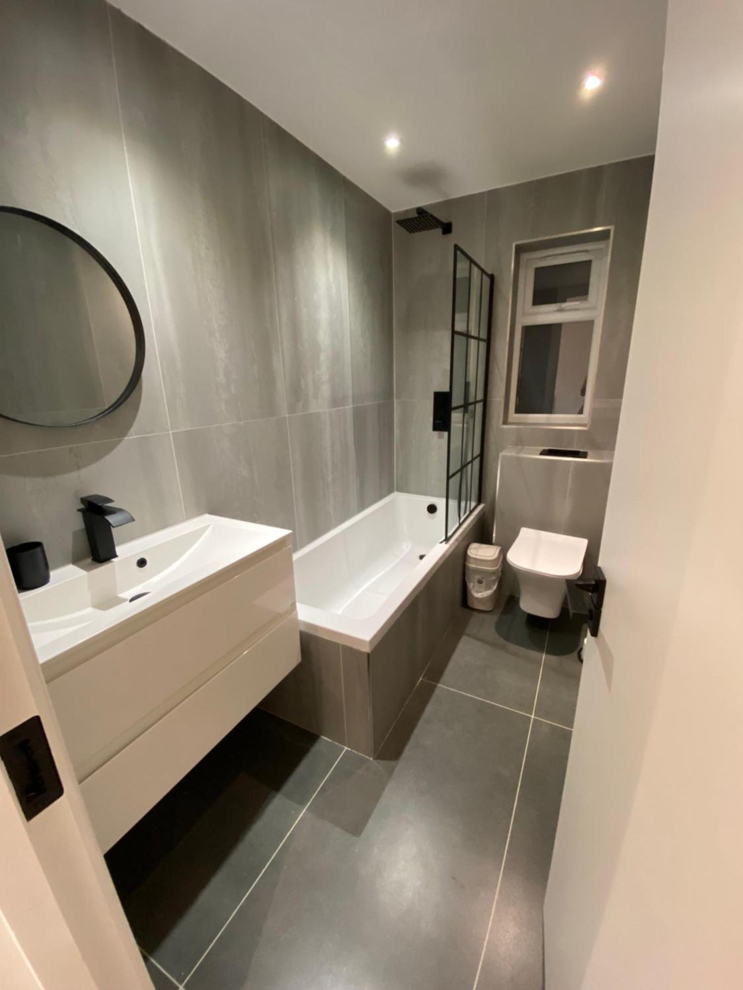 The Bay Apartment Edgware Bagian luar foto