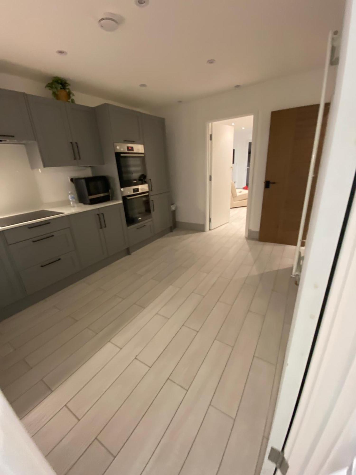 The Bay Apartment Edgware Bagian luar foto
