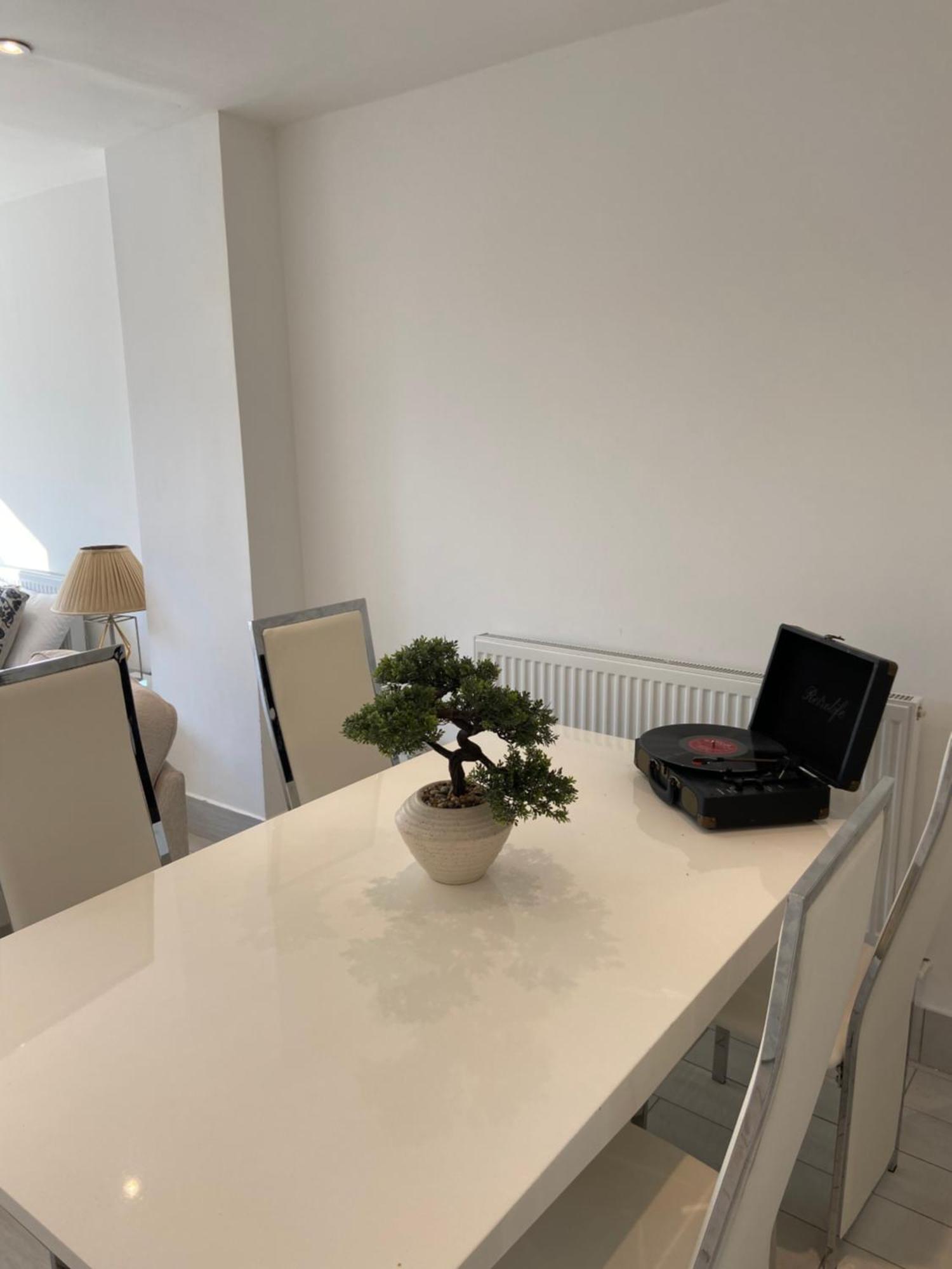 The Bay Apartment Edgware Bagian luar foto